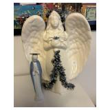 Pair of Angel figurines