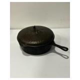 Hammered Cast Iron Chicken Fryer w Matching Lid