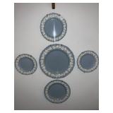Set a five Wedgewood plates