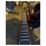 Fiberglass extension ladder