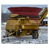Haybuster H1000 Round Hay Bale Processor