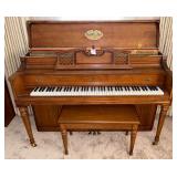 Story & Clark 2528 Piano