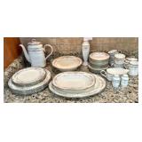 Noritake 34-PC Dinnerware Set