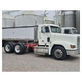 2000 Freightliner FLD 120 Semi Tractor