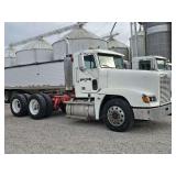 2000 Freightliner FLD 120 Semi Tractor