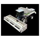 ERTL Deutz-Allis Gleaner L3 Combine with Bean Head