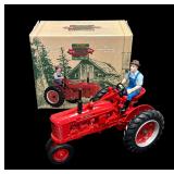 ERTL Farmall H Tractor with Farmer- 50th Anniversary 1945-1995 Edition