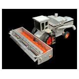 ERTL Allis-Chalmers Gleaner L2 Combine with Bean Head