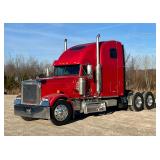 2001 Freightliner FLD132 Semi Truck