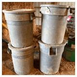 Rubbermaid Garage Cans with Lid