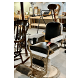E. Berninghaus 'Hercules' Barber Chair