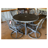 Outdoor Patio Table & Chairs