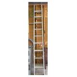 Aluminum Extension Ladder With Slip-Resistant Rungs