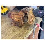 5 1/2' Bench Vise With Swivel Base