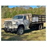 1982 Ford F600 2 Ton Flatbed Truck