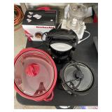 Croc pots and kitchen appliances