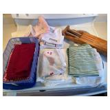 Knifes and kitchen linens