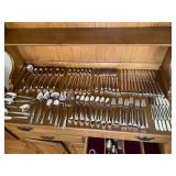100-pc vintage Holmes & Edwards Inlaid Silverplate