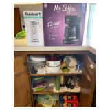 Assorted kitchen items
