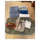 Assorted linens and decor