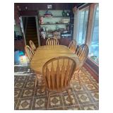 Dinette table and chairs with 2 leafs