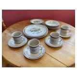 Assorted dishes, vintage Pyrex