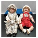 2 porcelain dolls No Stand