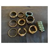 Costume jewelry - Bracelets & Necklaces