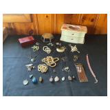 Assorted jewelry