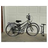 Specialized womenï¿½s Crossroads bicycle and pump