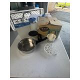 Pressure cooker, plastic pitchers