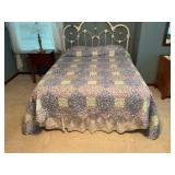 Hand made machine pieced Quilt (queen)