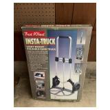 Foldable hand truck