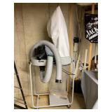 Delta dust collector