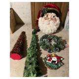 Lg Santa face hanging, and decor