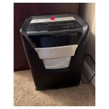 Staples Paper Shredder and Lubricant Sheets
