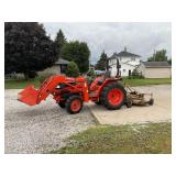 LA481 Kubota Front Loader Tractor & 4 Attachments