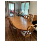 Sumpter Cabinet Co Dining Table & Chairs
