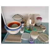 Assorted plastic ware, tupperware