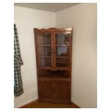 Corner cabinet