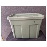 Rubbermaid Roughneck Storage Box 18 Gallons Green