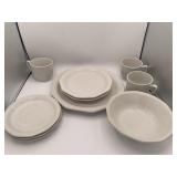 Home Trends Dishware: 5 plates,a bowl, and 3 cups