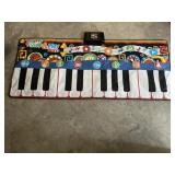 Gigantic Step and Play Piano