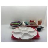 Miscellaneous Lot of Plastic Ware: Tupperware