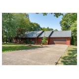 Floyds Knobs Skyview Ranch with Pool Online Auction