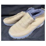Womenï¿½s Size EU40 Short Ankle Snow Shoes