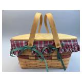 Hostess Homecoming Christmas Basket w Protector,