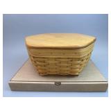 14 inch Generations Basket w Woodcrafts Lid &