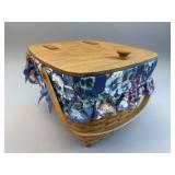 Hostess Gourmet Picnic Basket w Liner & Protector