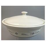 Medium Casserole Covered Baking Dish - USA